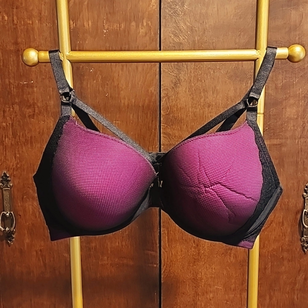 Torrid 44dd pink & black scrappy bra- never worn